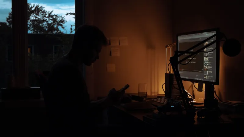 Delete or Keep Forever: The Invisible Gatekeepers Deciding What Survives in Small Online Spaces